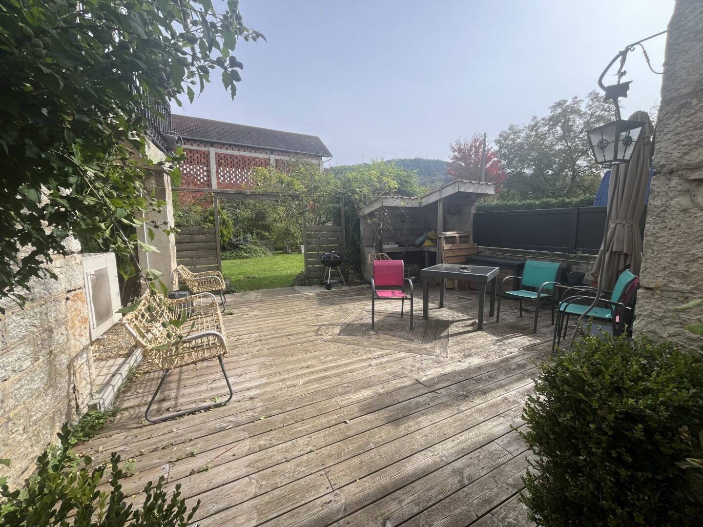 Maison à louer, 249m², Poncin