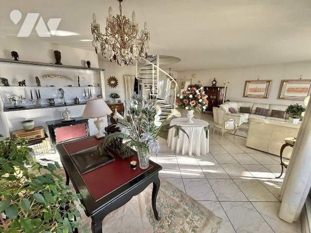 Appartement à vendre, 154m², Saint-Etienne