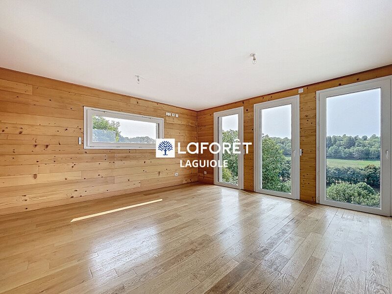 Maison à louer, 166m², Laguiole