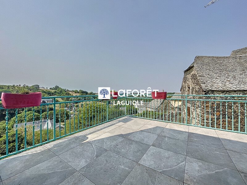 Maison à louer, 166m², Laguiole