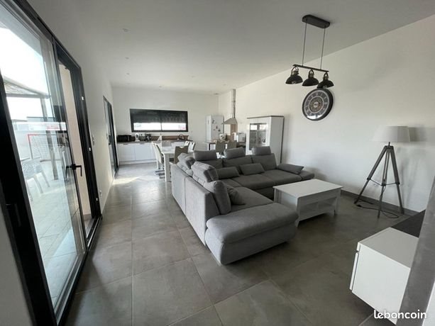 Appartement à louer, 107m², Pia