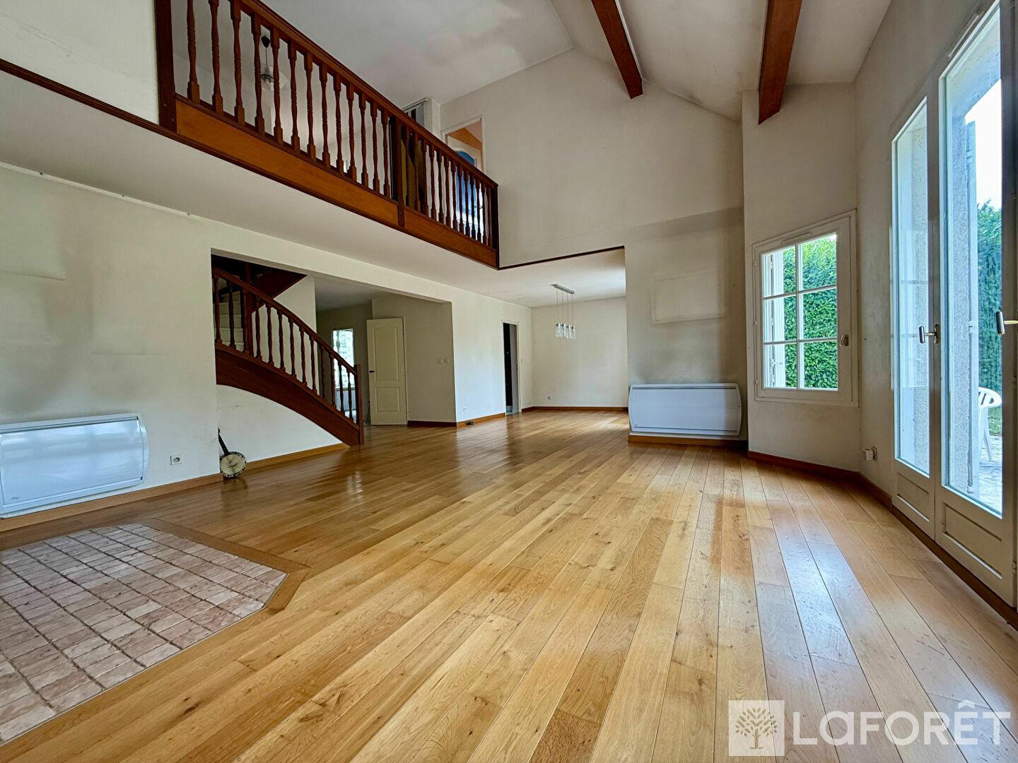 Maison à louer, 165m², La Queue-en-Brie