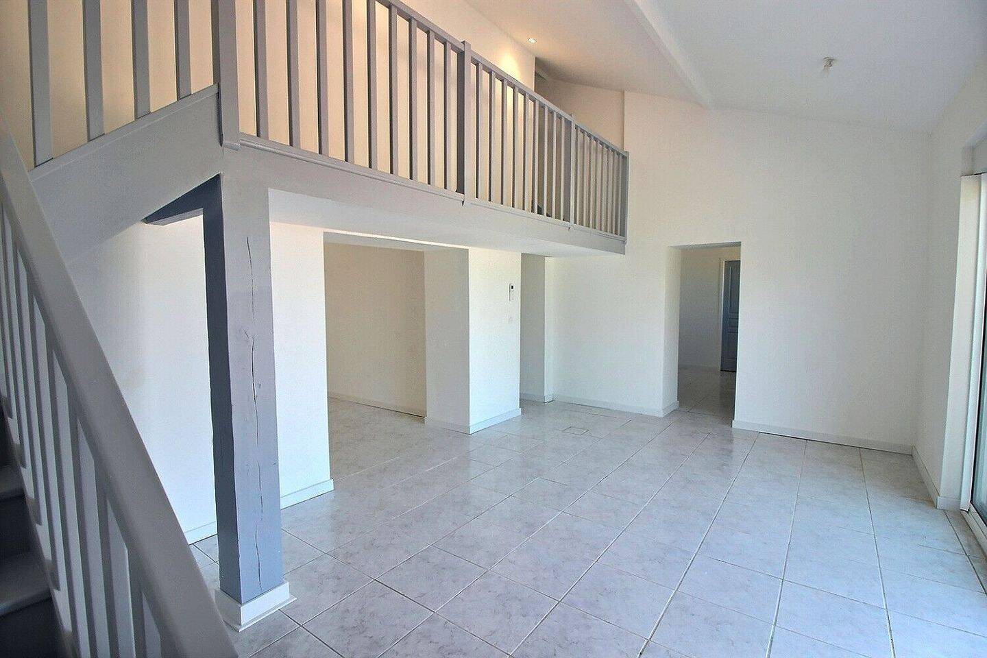 Maison à louer, 150m², Grenade