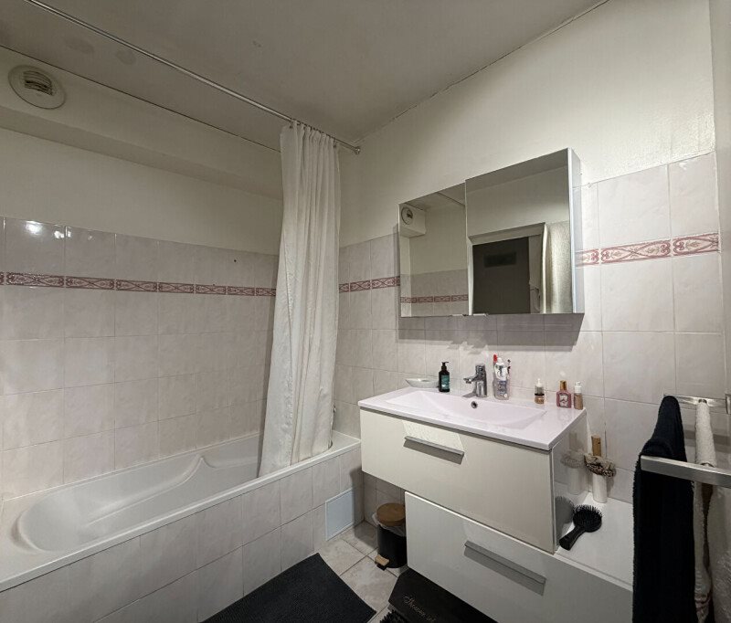 Appartement à louer, 47m², Solliès-Pont