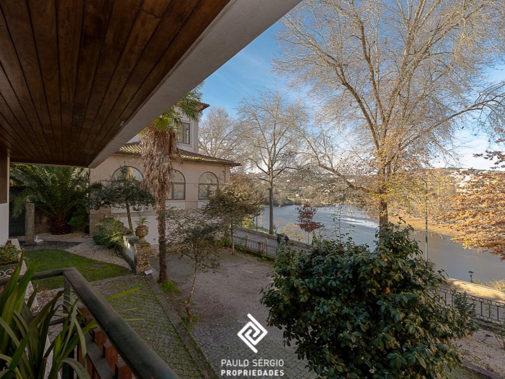 Luxury 10 bedroom property located in Amarante
