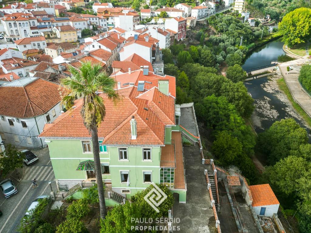 Palace built in the early twentieth century, located in Vila da Sertã