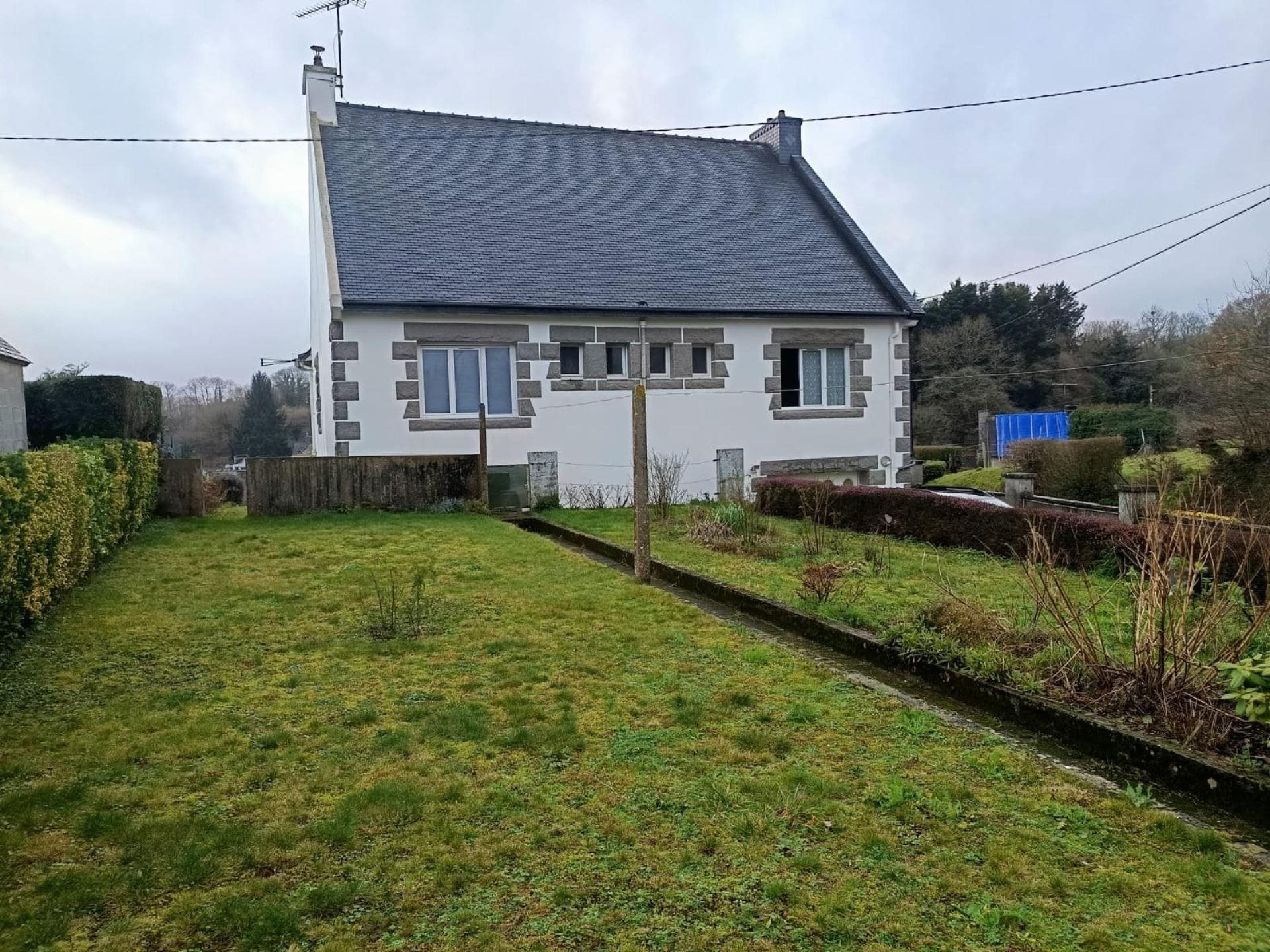 Maison à vendre, 110m², Plounévez-Moëdec