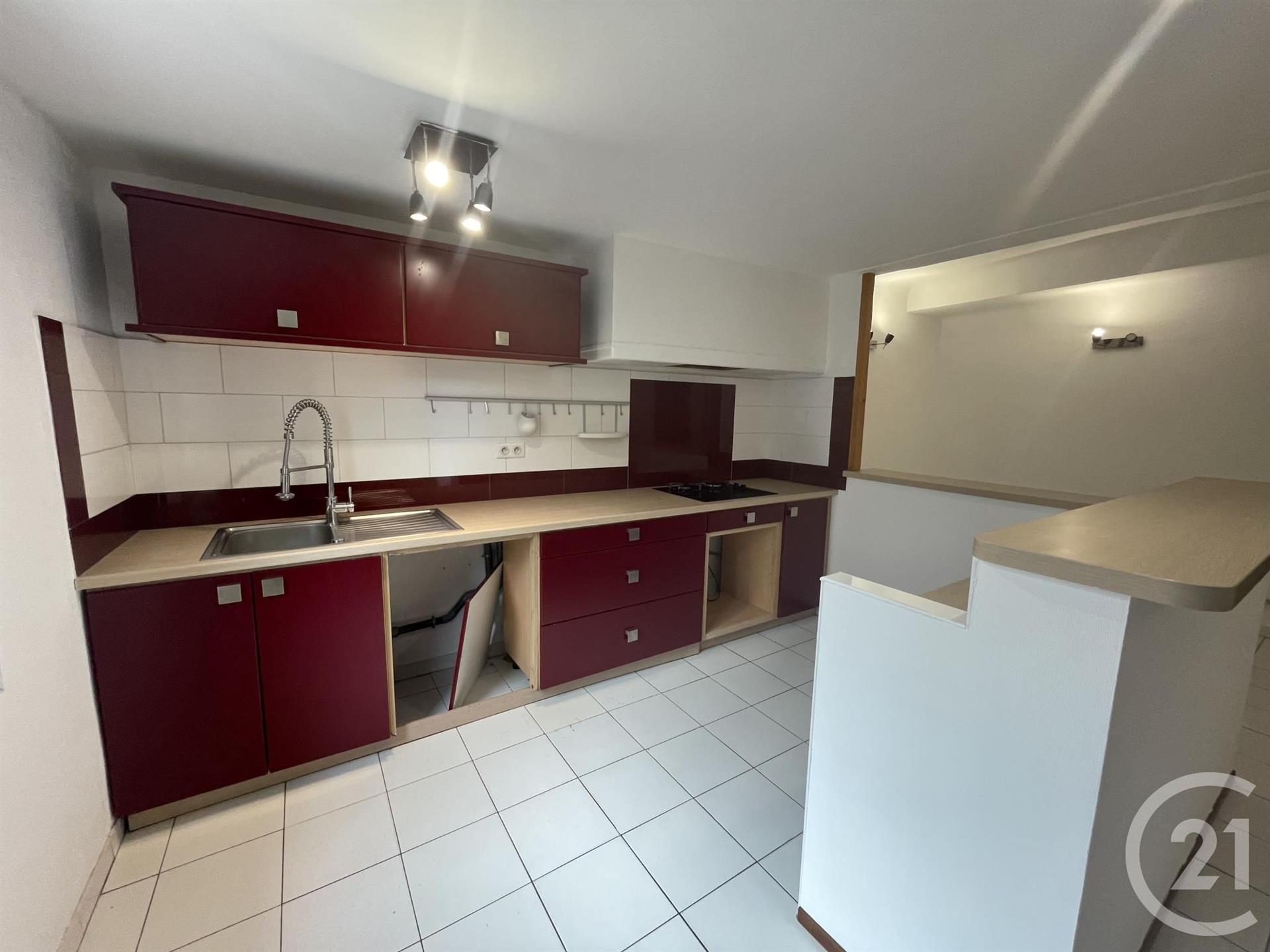 Maison à louer, 70m², Cuges-les-Pins