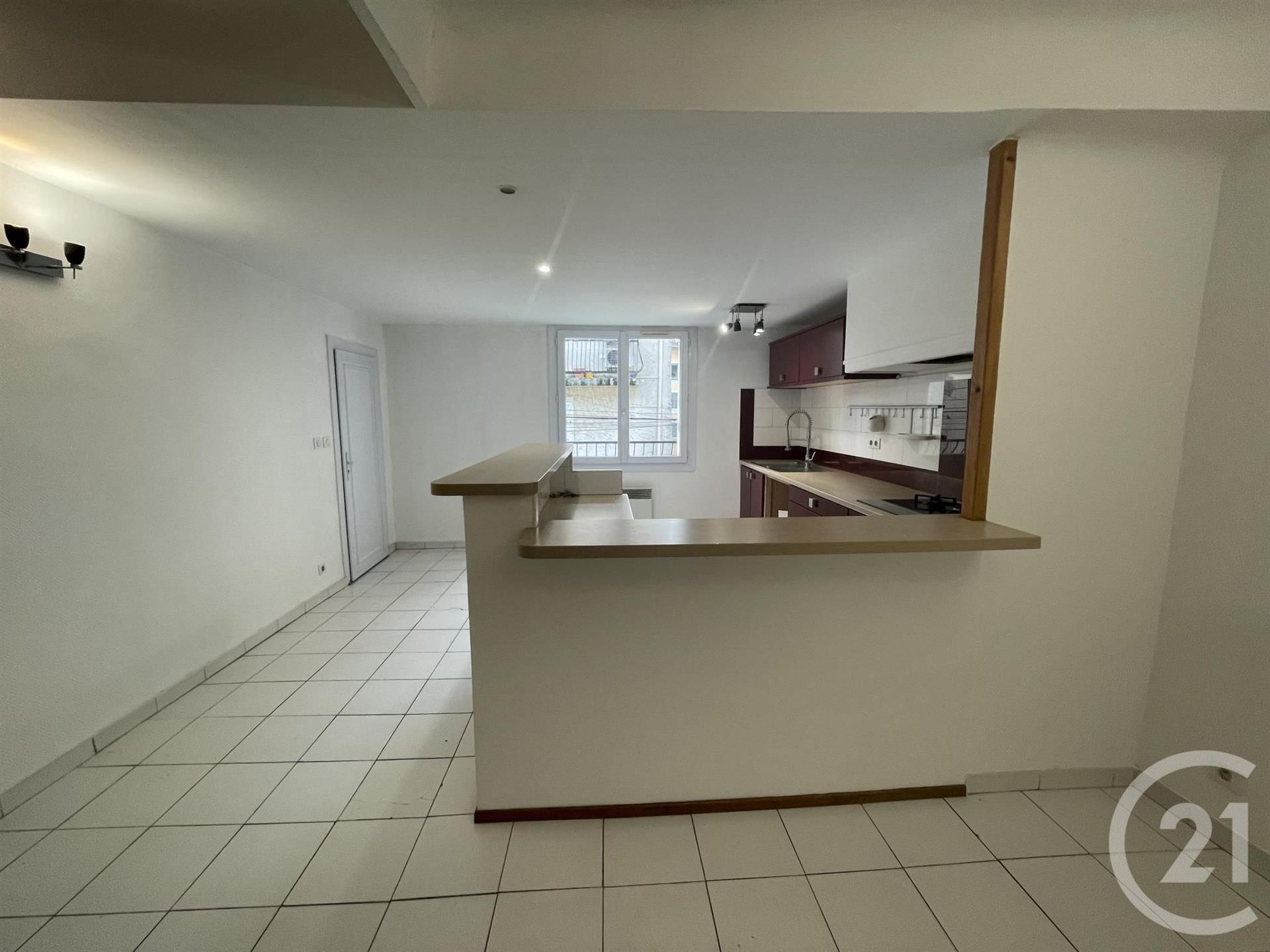 Maison à louer, 70m², Cuges-les-Pins