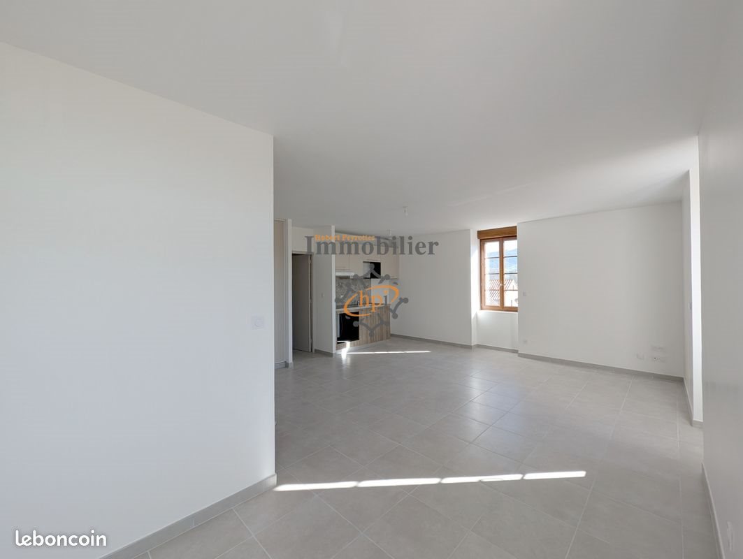 Appartement à louer, 74m², Vabres-l'Abbaye