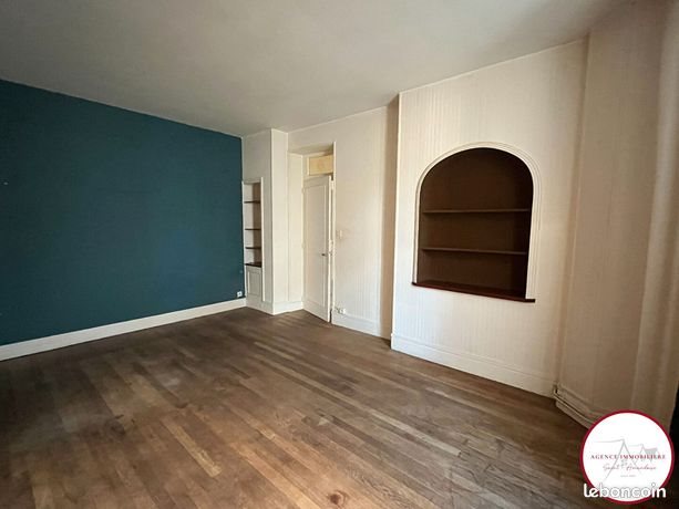 Appartement à vendre, 290m², Saint-Amand-Montrond