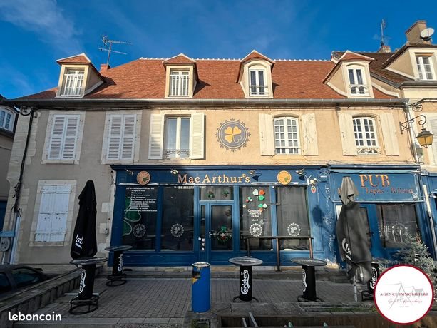 Appartement à vendre, 275m², Saint-Amand-Montrond