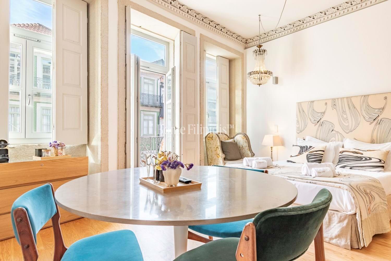 Historic Charm Meets Modern Comfort at Palácio Fenizia