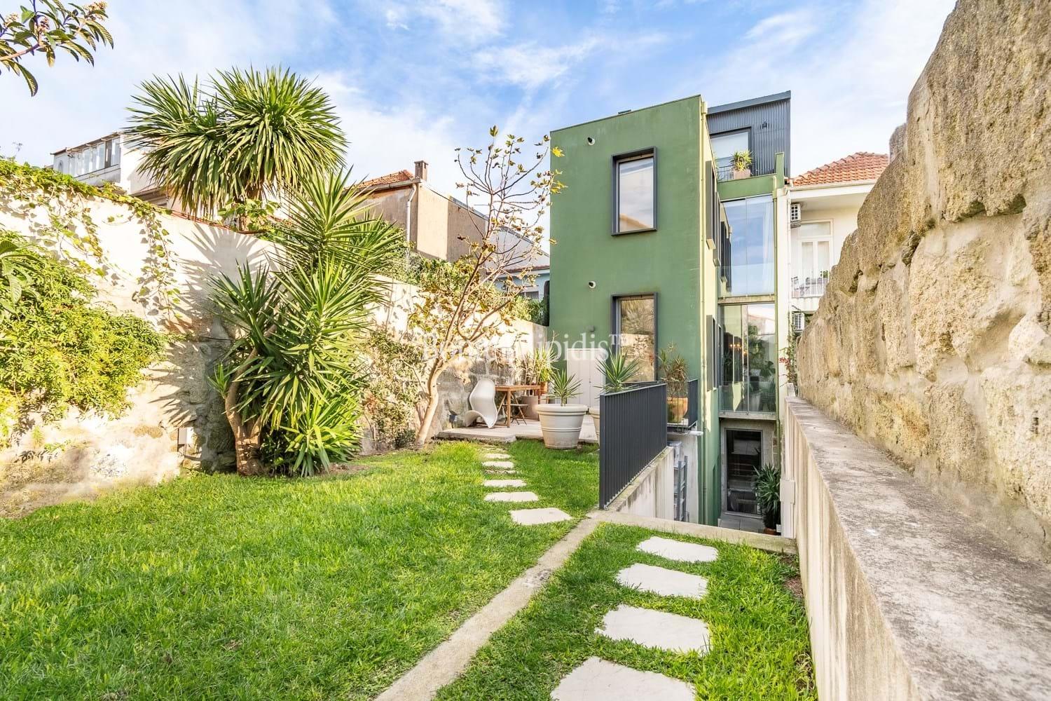 Historic Charm Meets Modern Comfort at Palácio Fenizia