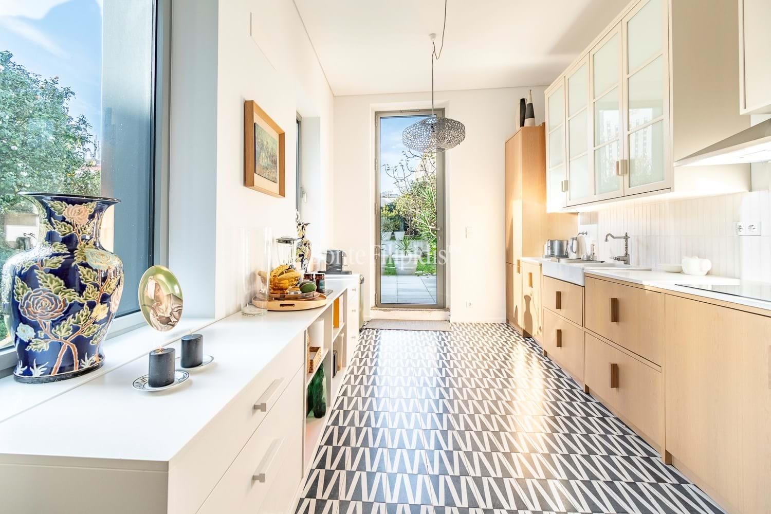 Historic Charm Meets Modern Comfort at Palácio Fenizia