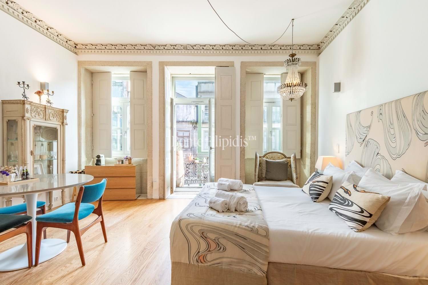 Historic Charm Meets Modern Comfort at Palácio Fenizia