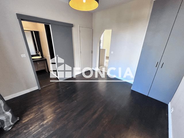 Appartement à louer, 64m², Suresnes