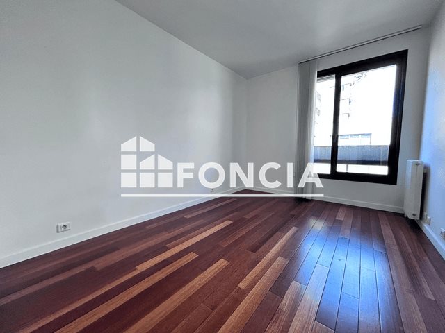 Appartement à louer, 64m², Suresnes