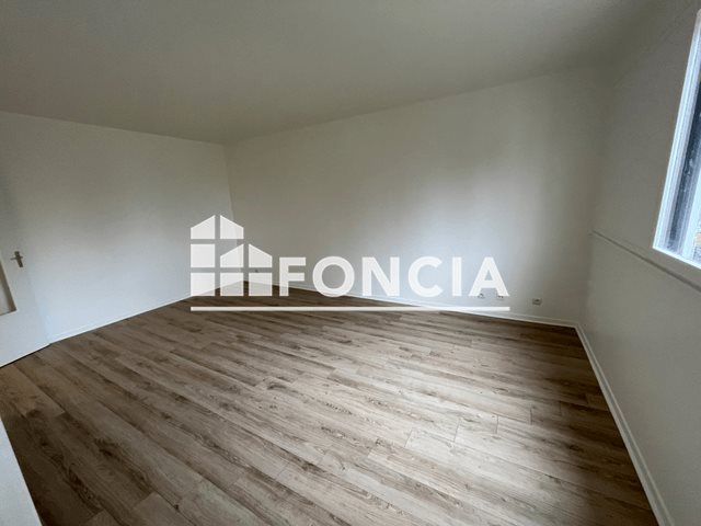 Appartement à louer, 27m², Évry-Courcouronnes