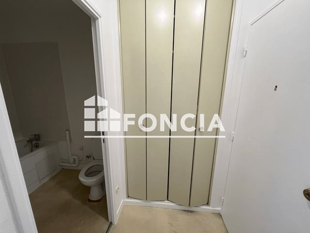 Appartement à louer, 27m², Évry-Courcouronnes