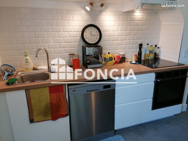 Maison à louer, 101m², Sauveterre