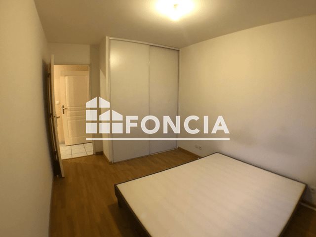 Appartement à louer, 74m², Sathonay-Camp