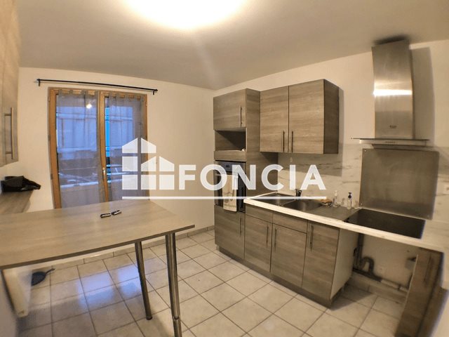 Appartement à louer, 74m², Sathonay-Camp