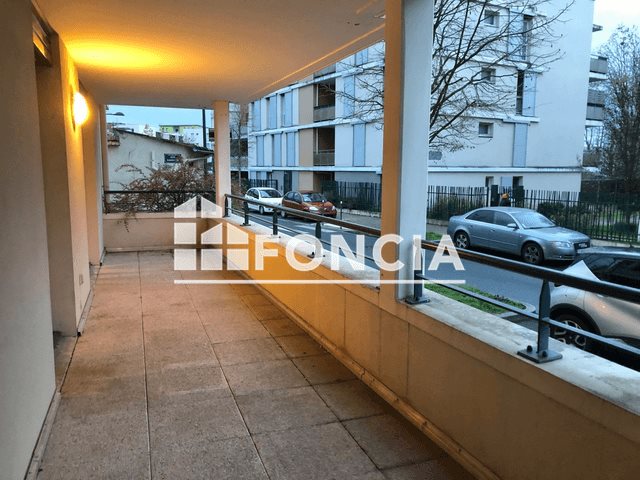 Appartement à louer, 74m², Sathonay-Camp