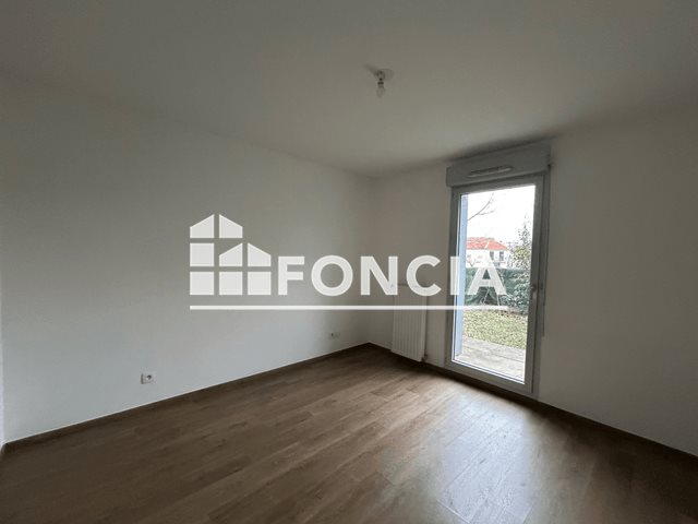 Appartement à louer, 43m², Sathonay-Camp