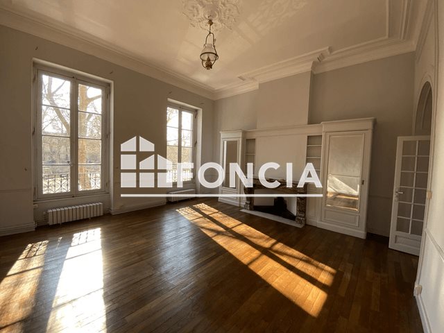 Appartement à louer, 189m², Nîmes