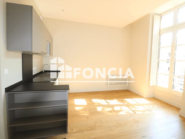 Appartement à louer, 29m², Nîmes