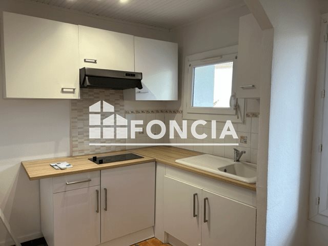 Appartement à louer, 45m², Eyguières