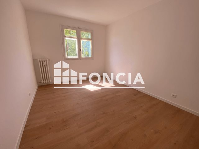 Appartement à louer, 61m², La Crau