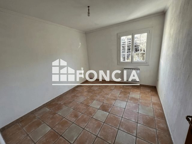 Maison à louer, 103m², Eyguières