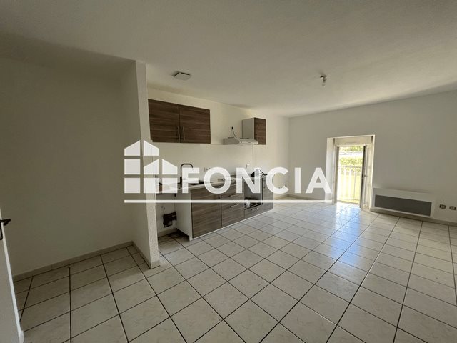 Appartement à louer, 39m², Névian