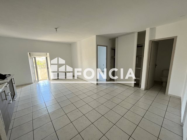 Appartement à louer, 39m², Névian