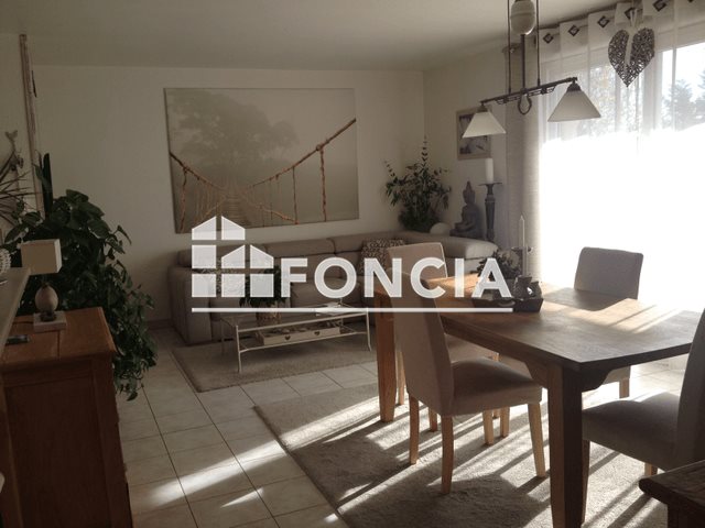 Appartement à louer, 79m², Courthézon