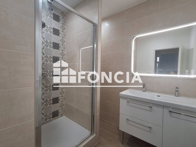 Appartement à louer, 84m², Nîmes