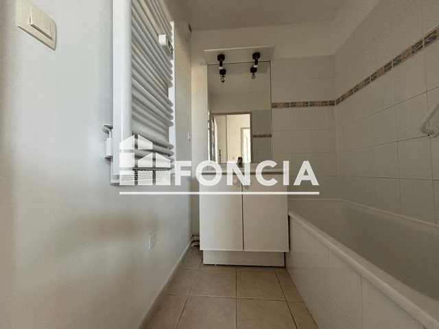 Appartement à louer, 39m², Nîmes