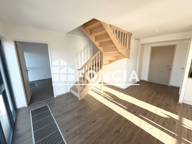 Appartement à louer, 90m², Saint-Priest-en-Jarez