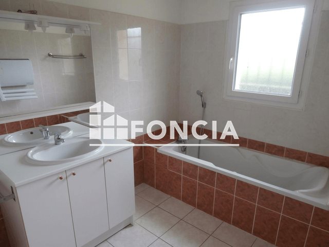 Maison à louer, 99m², Clonas-sur-Varèze