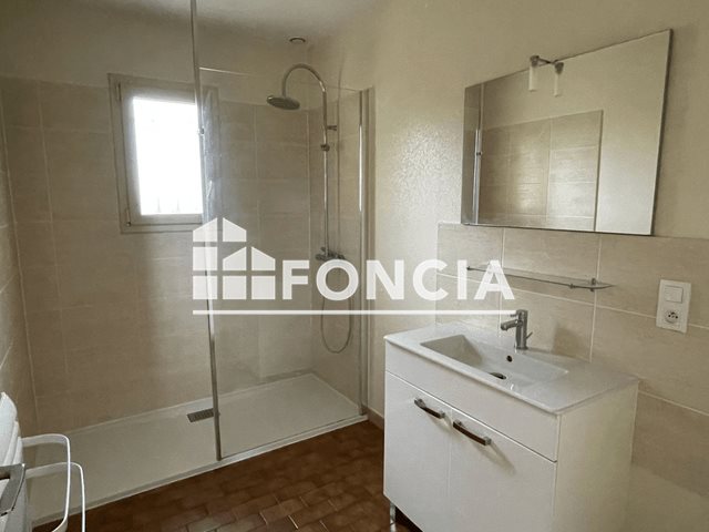 Maison à louer, 84m², Ambierle