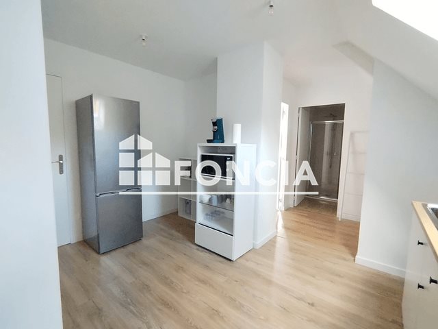 Appartement à louer, 69m², Plessala