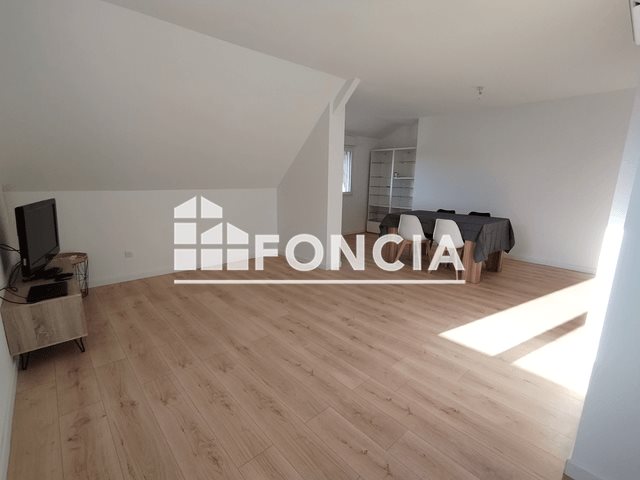 Appartement à louer, 69m², Plessala