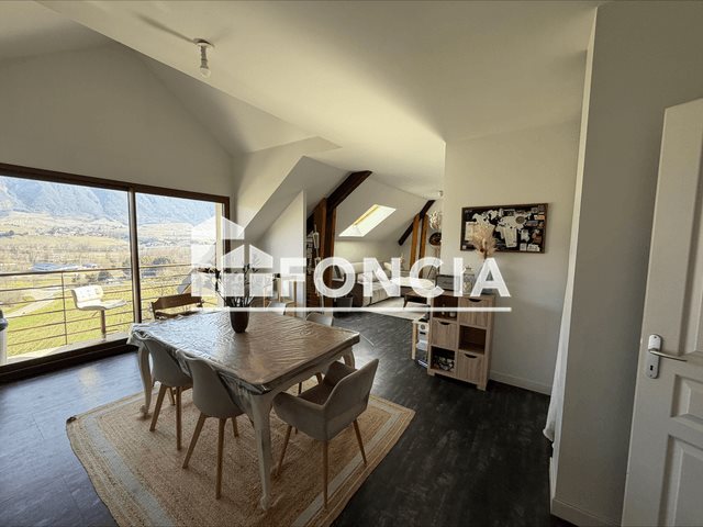 Appartement à louer, 77m², Myans