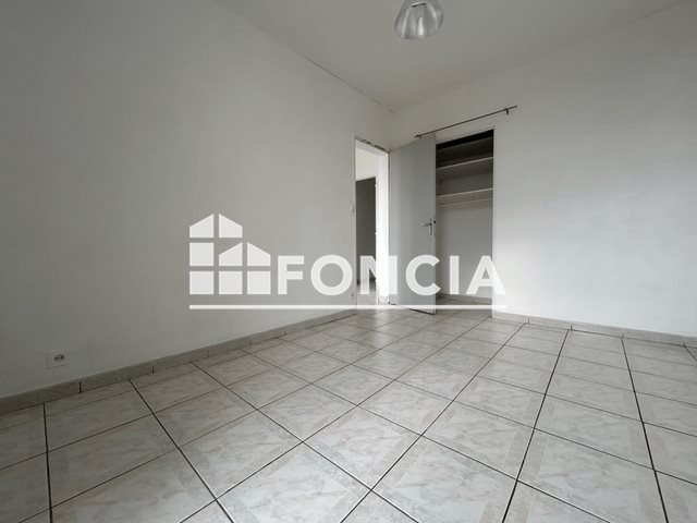 Appartement à louer, 38m², Marignane