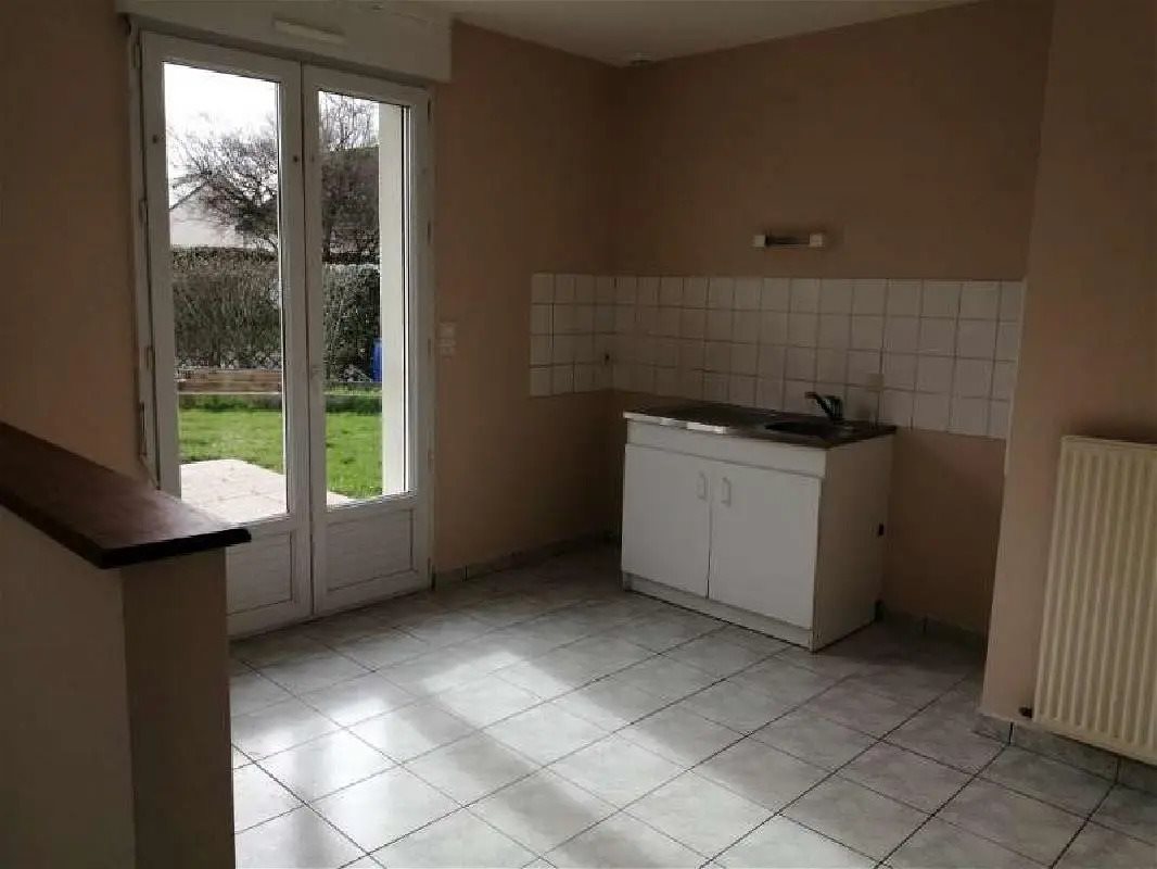 Maison à louer, 85m², Saint-Baudelle