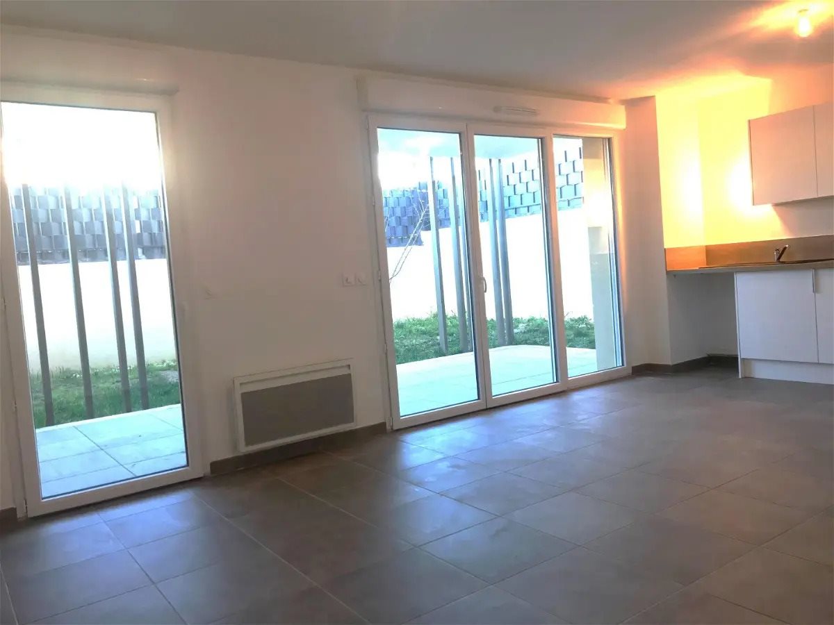 Appartement à louer, 66m², Meyreuil