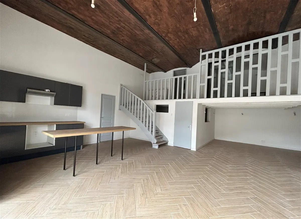 Appartement à louer, 98m², Evenos