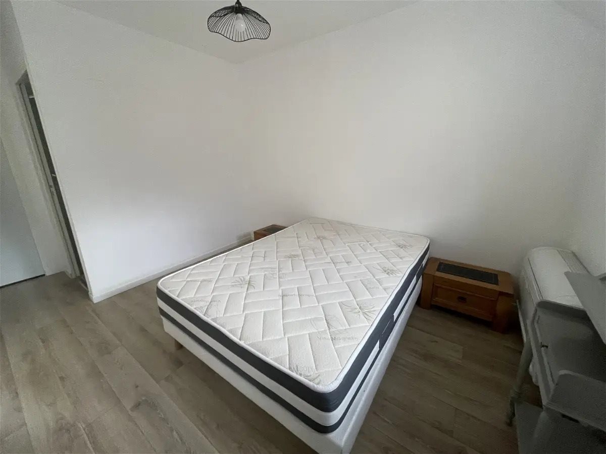 Appartement à louer, 48m², Descartes